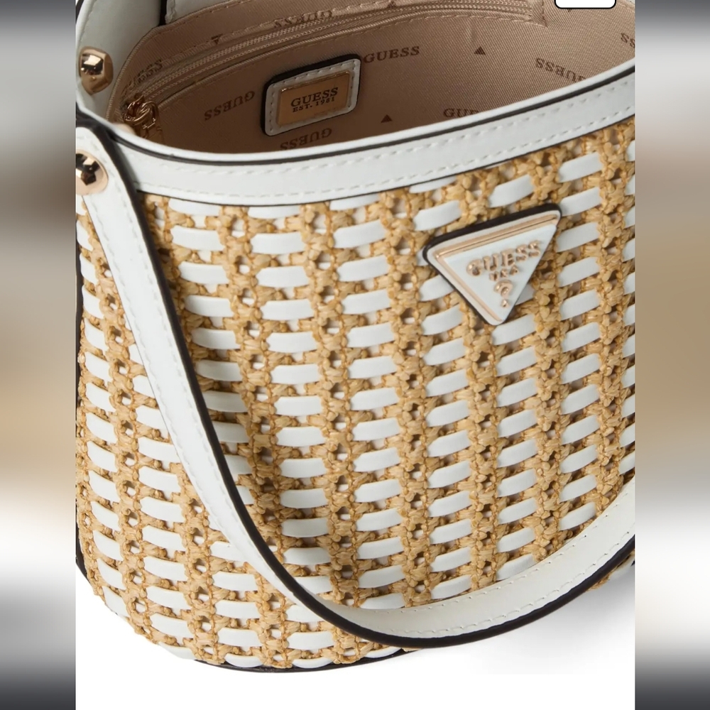 NWOT GUESS ATALIA RAFFIA CROSSBODY BUCKET. Flawed See Below - Picture 4 of 11